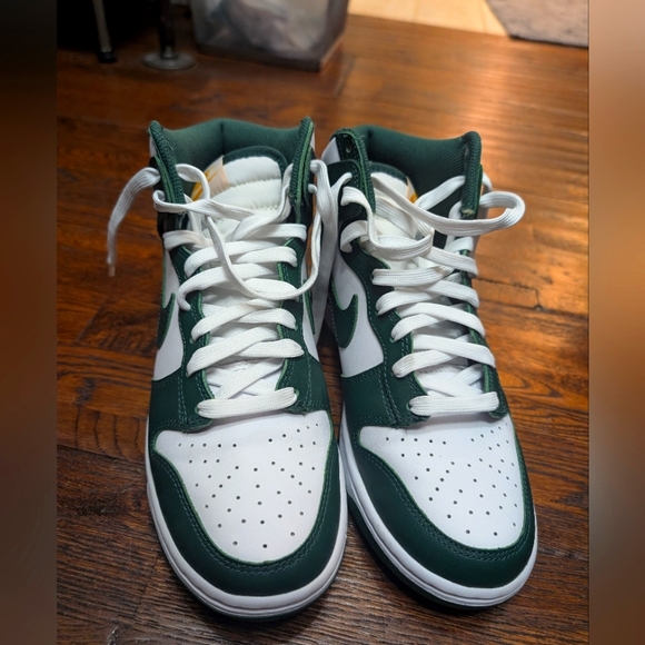 New - never worn - Nike Dunk High "Australia" - Picture 2 of 6